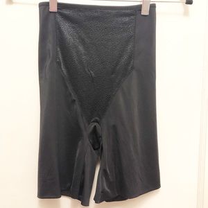 Love Your Assets Sara Blakely Shapewear Size Large